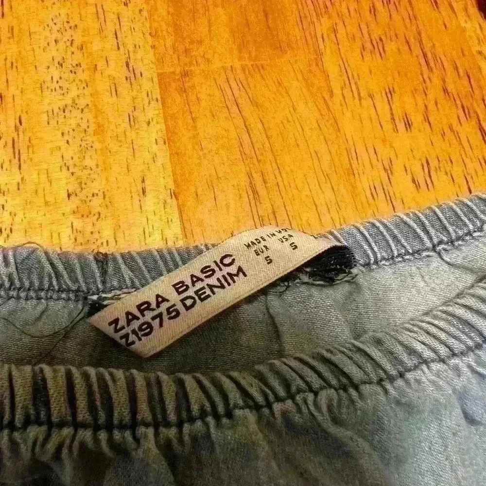 Zara Basic Chambray Top Small - image 2